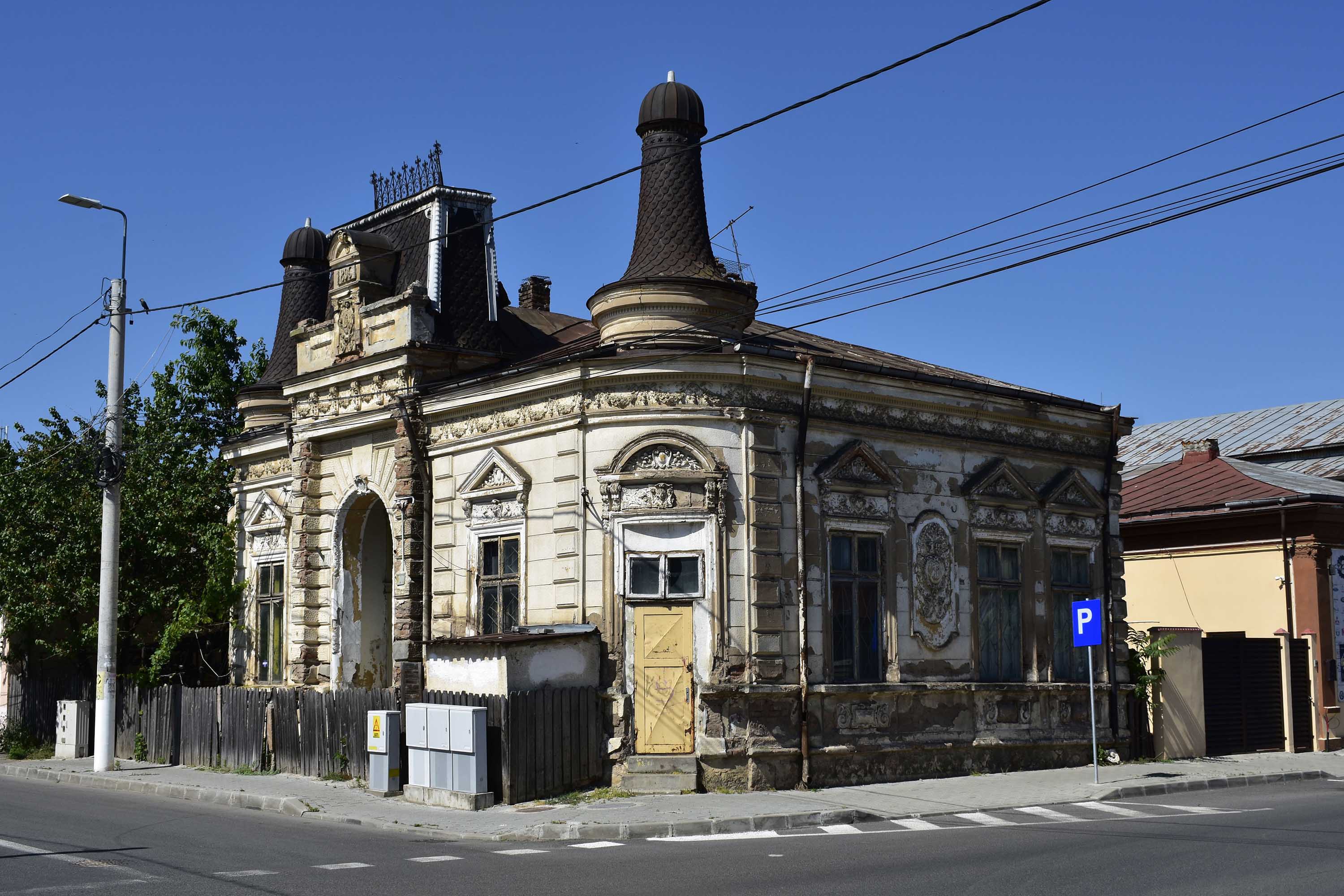 1/200, f/13, ISO 100, 28mm