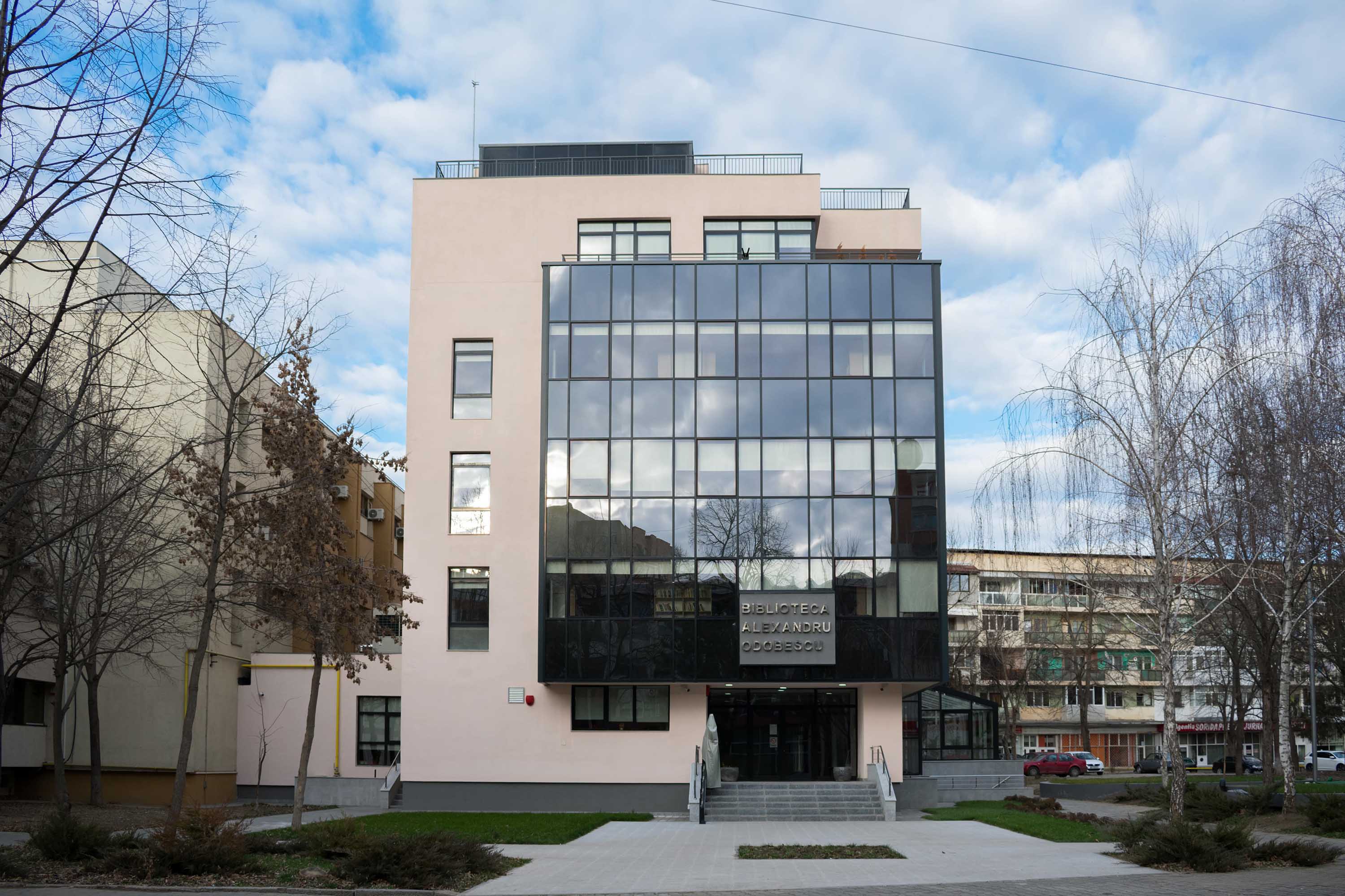 1/320, f/5.6, ISO 200, 18mm