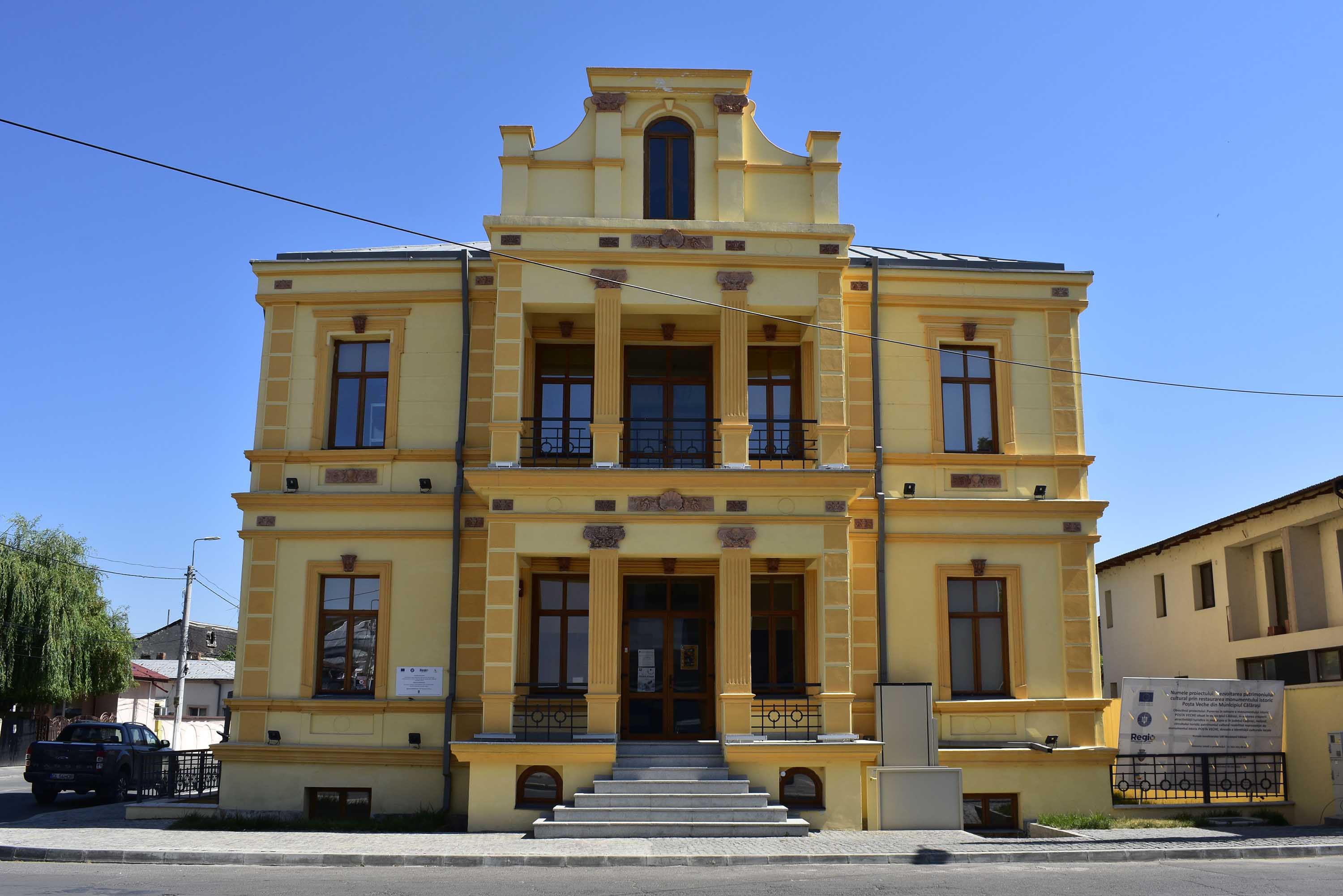 1/125, f/11, ISO 100, 21mm