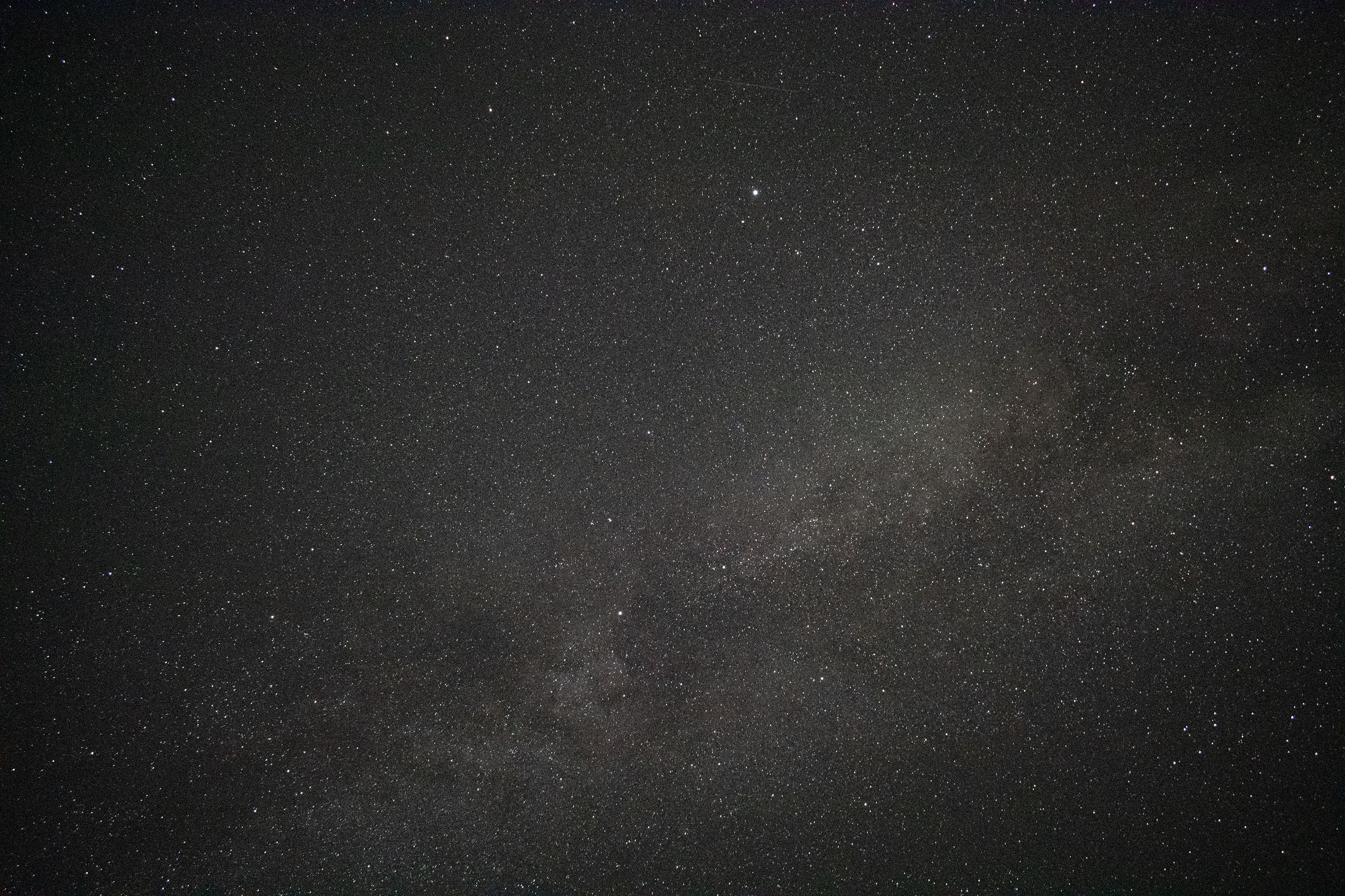 25s, f/3.5, ISO 3200, 18mm