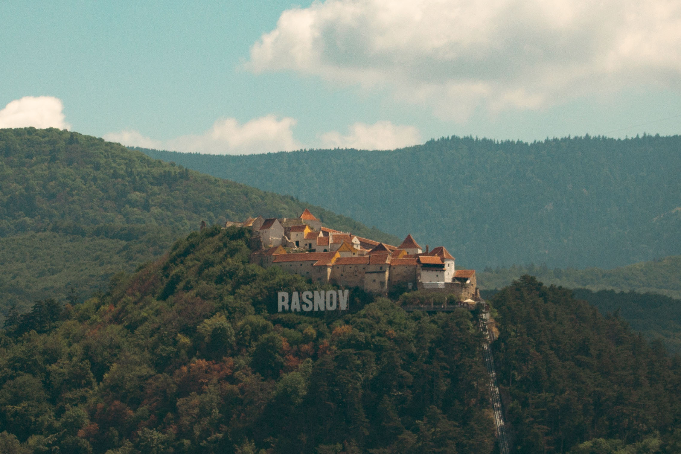 1/160, f/11, ISO 100, 70mm