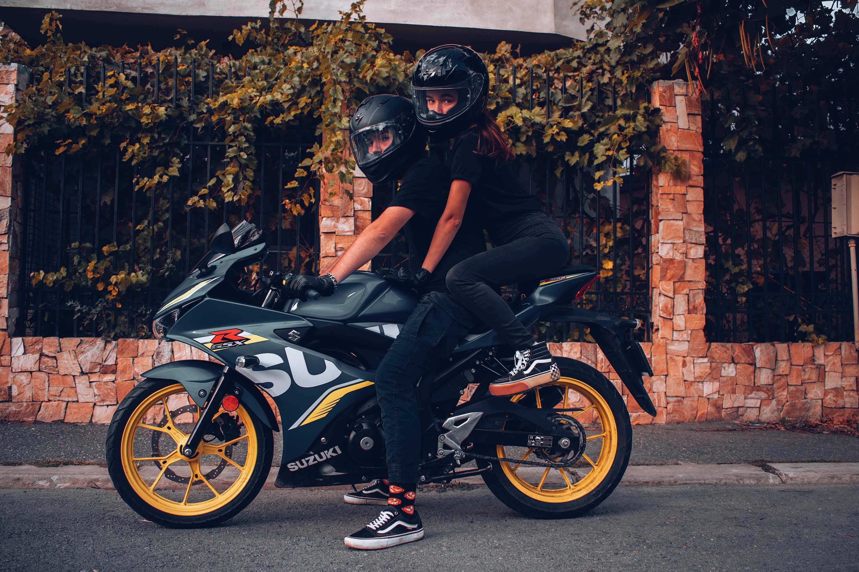 1/400, f/3.8, ISO 200, 22mm