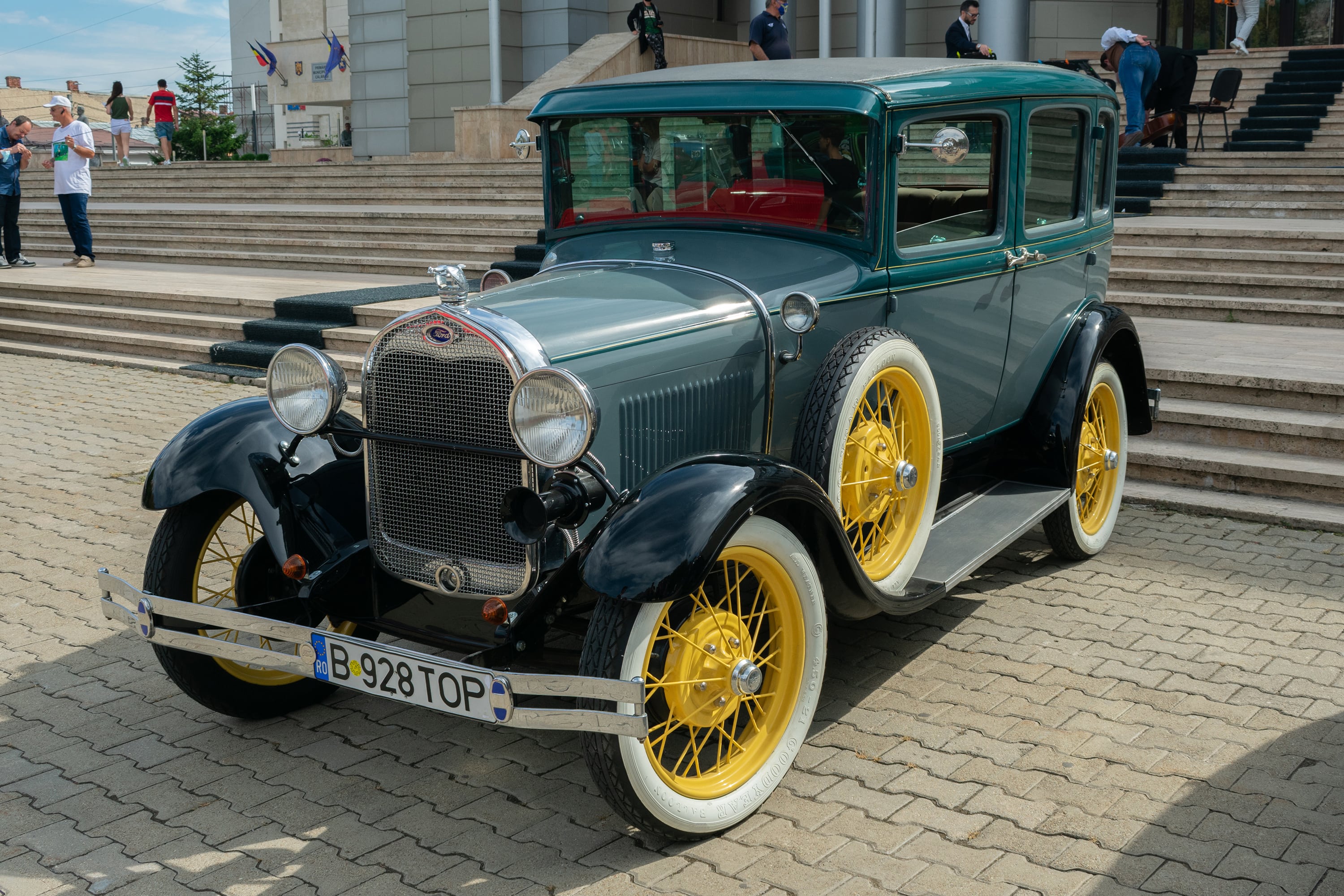 1/320, f/9, ISO 100, 23mm